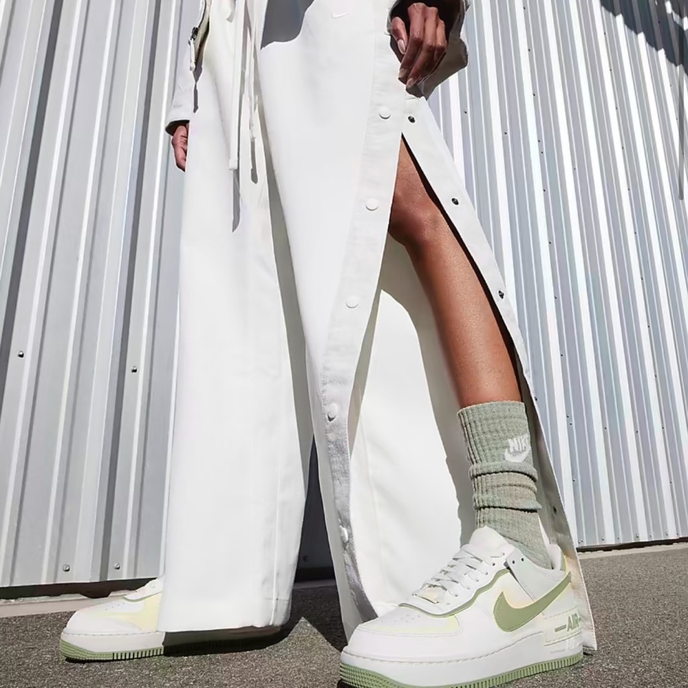 Nike Air Force 1 Shadow
Women's Shoes - Picture 4 of 16